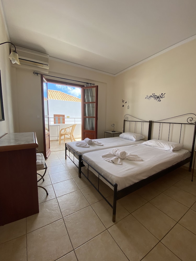 Amazones Village Suites — Hotel rooms in Hersonissos