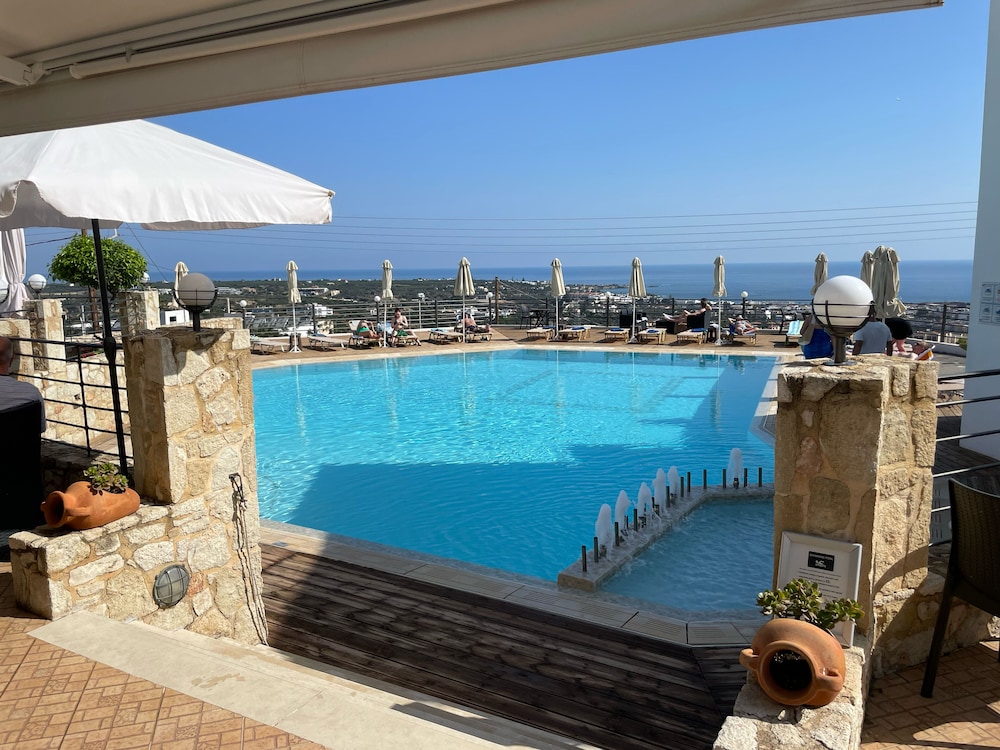 Amazones Village Suites — Main photo in Hersonissos