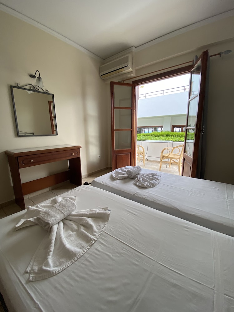 Amazones Village Suites — Hotel rooms in Hersonissos
