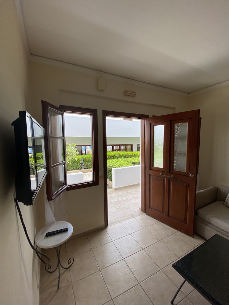 Amazones Village Suites — Hotel rooms in Hersonissos