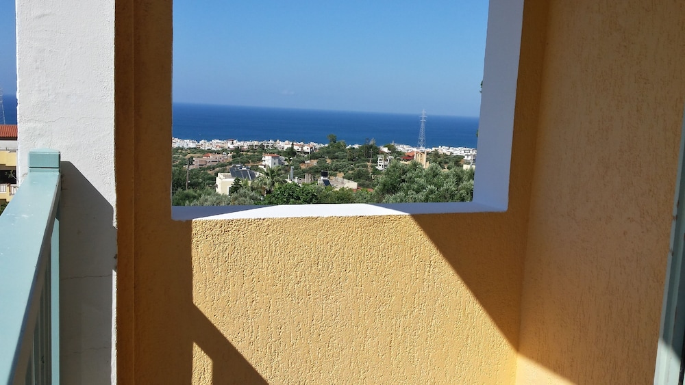 Amazones Village Suites — Hotel rooms in Hersonissos