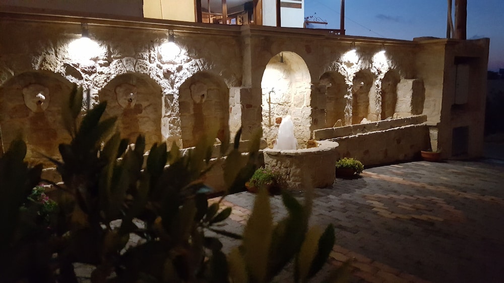 Amazones Village Suites — Hotel building in Hersonissos