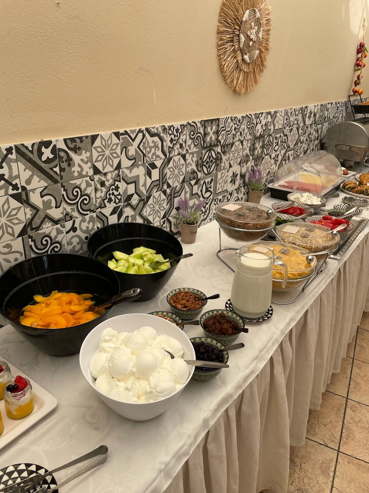 Amazones Village Suites — Restaurant & bars in Hersonissos