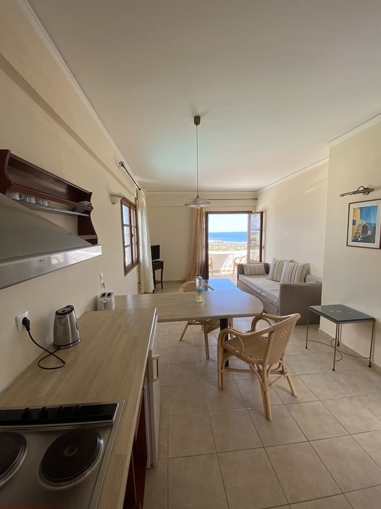 Amazones Village Suites — Hotel rooms in Hersonissos
