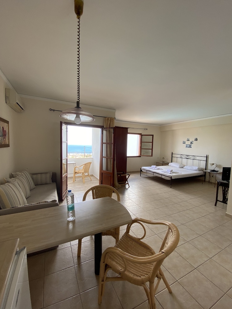 Amazones Village Suites — Hotel rooms in Hersonissos