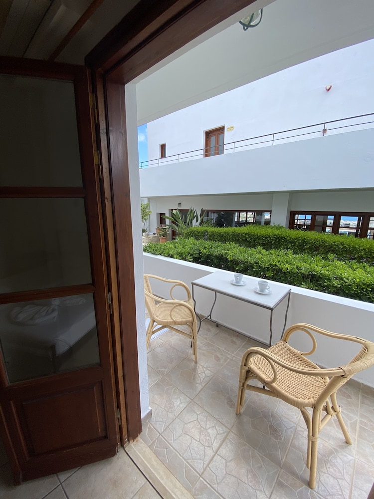 Amazones Village Suites — Hotel building in Hersonissos