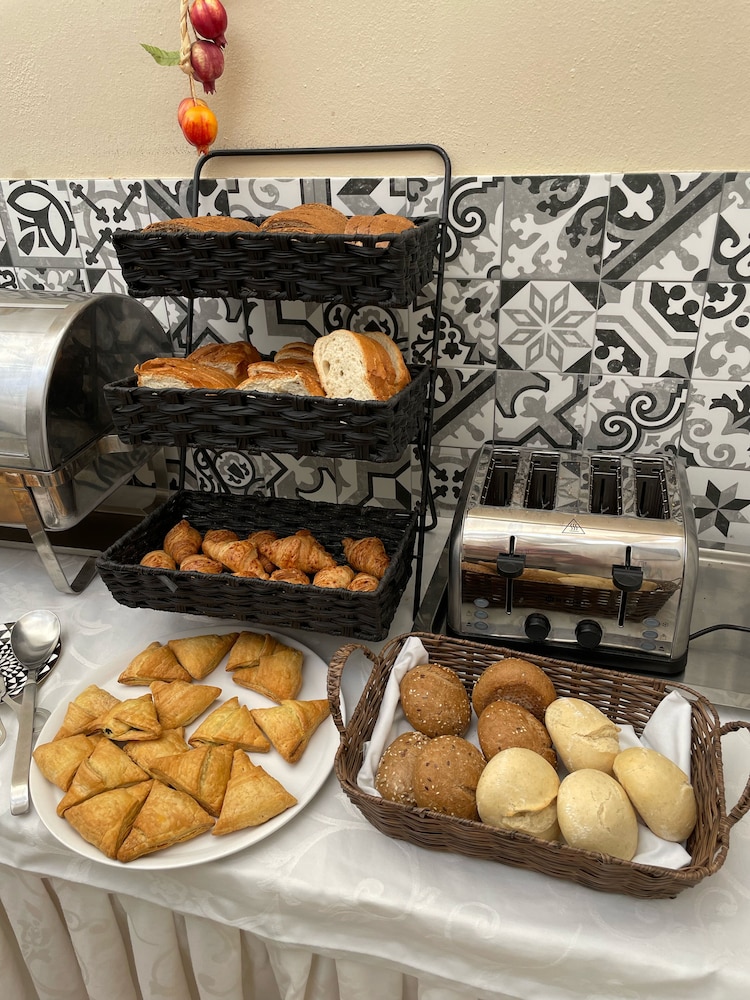 Amazones Village Suites — Restaurant & bars in Hersonissos