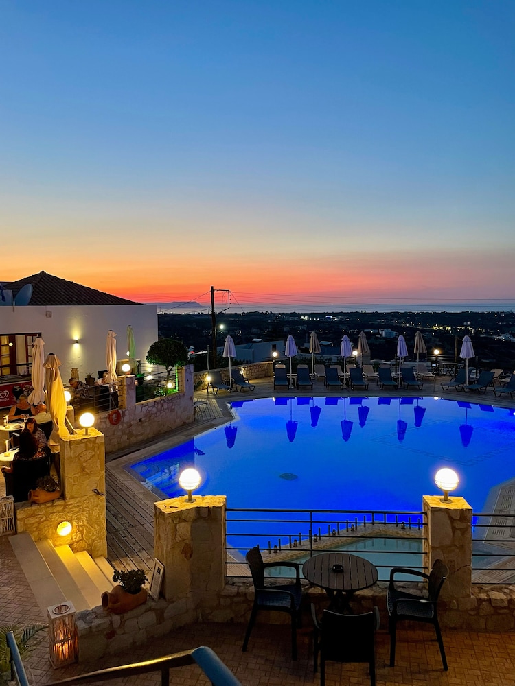 Amazones Village Suites — Swimming pool in Hersonissos