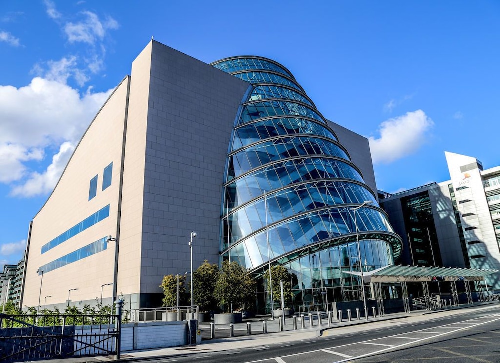 Mespil Hotel — Hotel building in Dublin, Dublin City