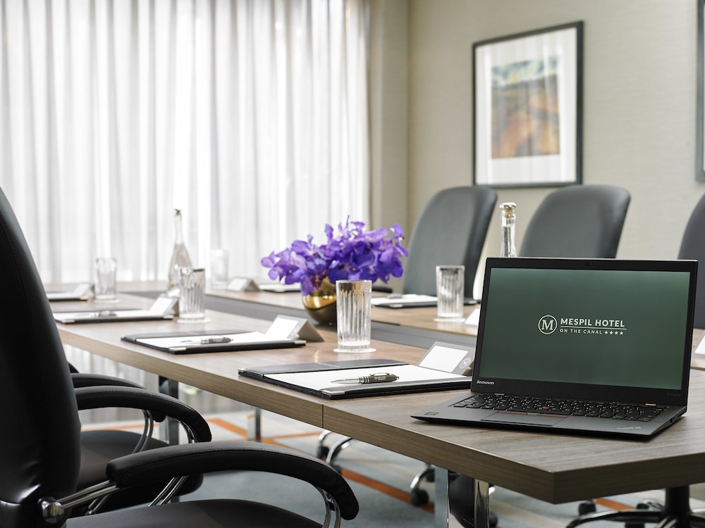Mespil Hotel — Hotel rooms in Dublin, Dublin City