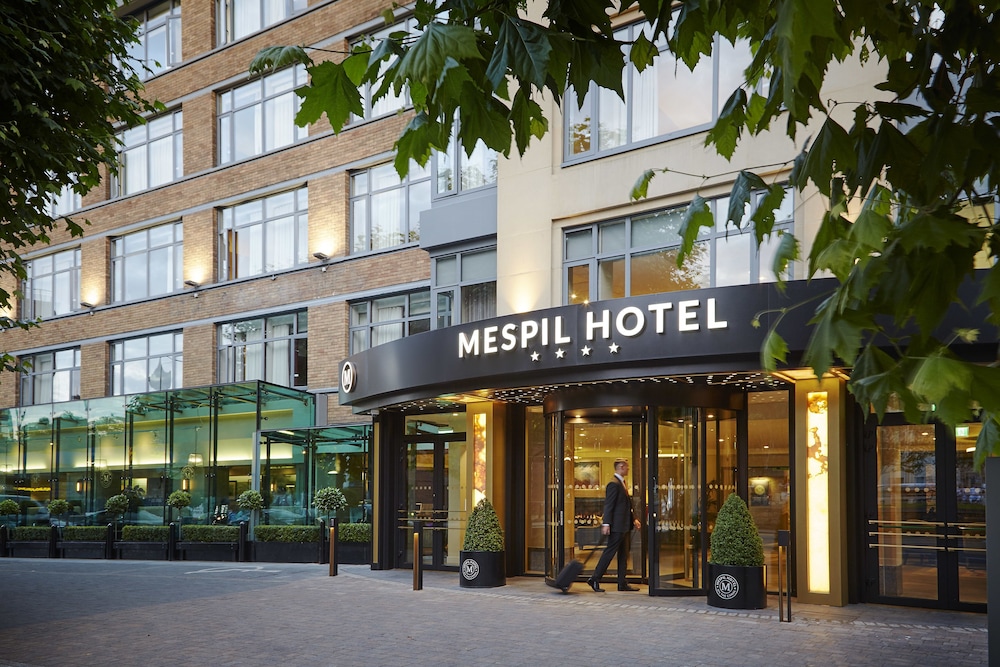 Mespil Hotel — Hotel building in Dublin, Dublin City