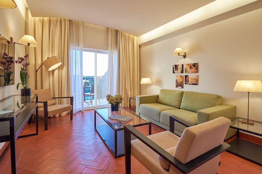 Penina Hotel & Golf Resort — Hotel rooms in Mexilhoeira Grande, Faro