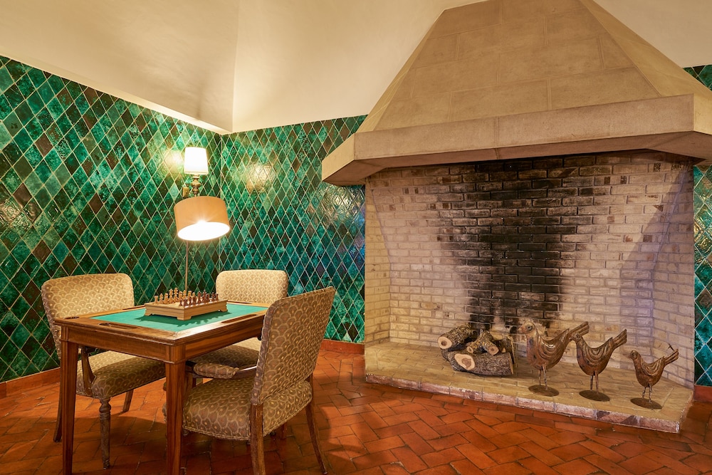 Penina Hotel & Golf Resort — Hotel rooms in Mexilhoeira Grande, Faro