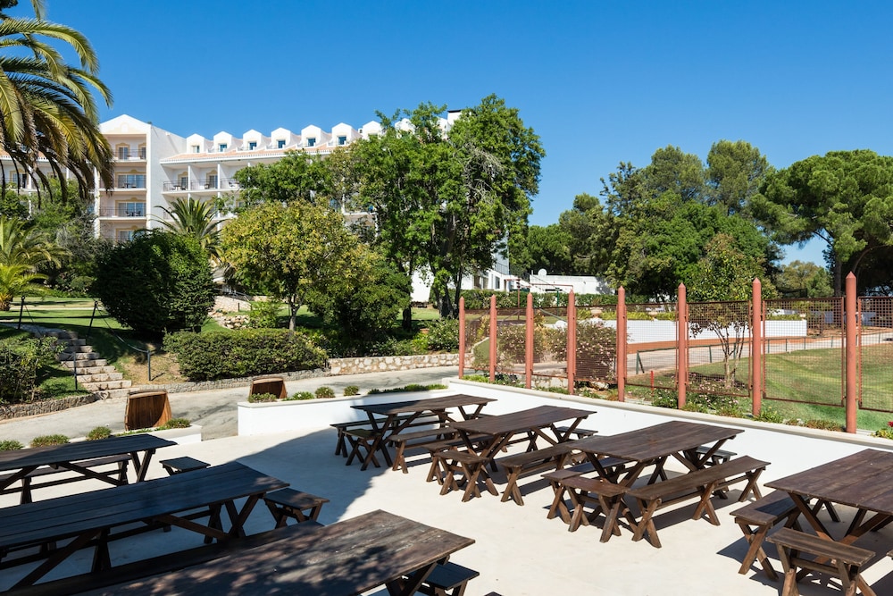 Penina Hotel & Golf Resort — Hotel building in Mexilhoeira Grande, Faro