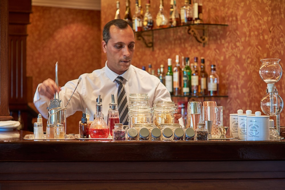 Penina Hotel & Golf Resort — Restaurant & bars in Mexilhoeira Grande, Faro
