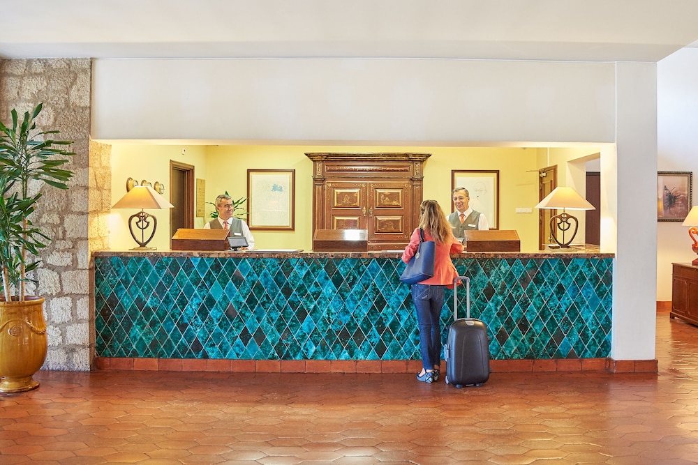 Penina Hotel & Golf Resort — Hotel building in Mexilhoeira Grande, Faro