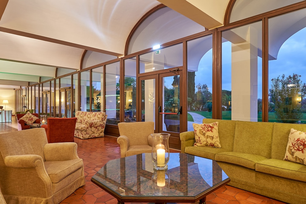 Penina Hotel & Golf Resort — Hotel building in Mexilhoeira Grande, Faro
