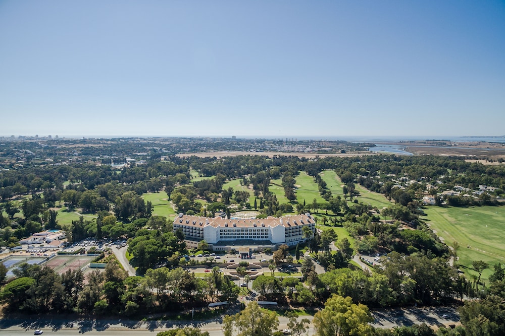 Penina Hotel & Golf Resort — Hotel building in Mexilhoeira Grande, Faro