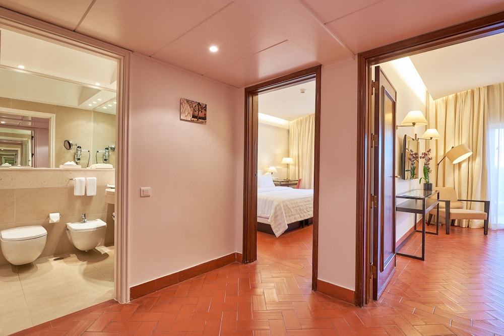 Penina Hotel & Golf Resort — Hotel rooms in Mexilhoeira Grande, Faro