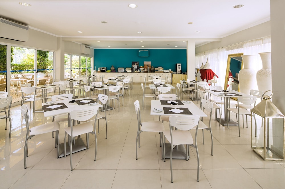 The Navigator - Olympus — Restaurant & bars in Vilamoura, Faro