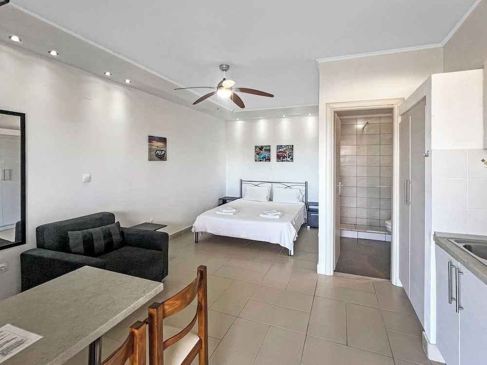 Andromaches Holiday Apartments — Hotel rooms in Benitses, Ionian Islands