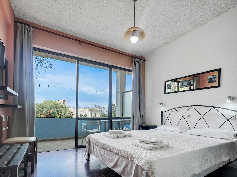 Andromaches Holiday Apartments — Hotel rooms in Benitses, Ionian Islands