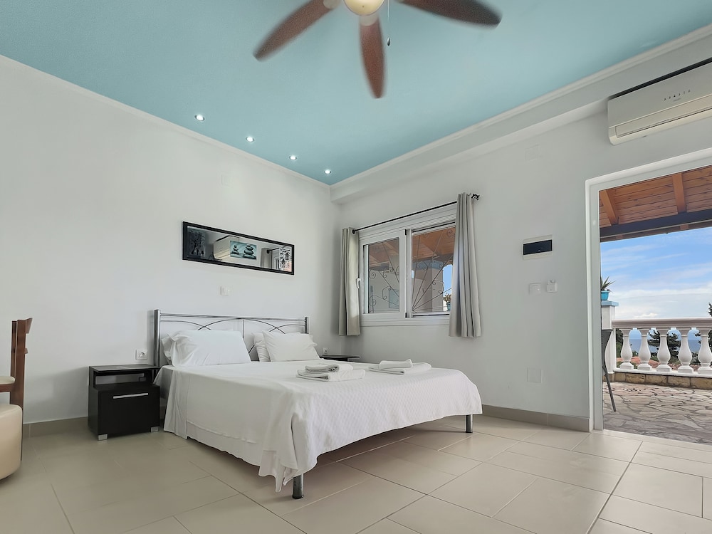Andromaches Holiday Apartments — Hotel rooms in Benitses, Ionian Islands