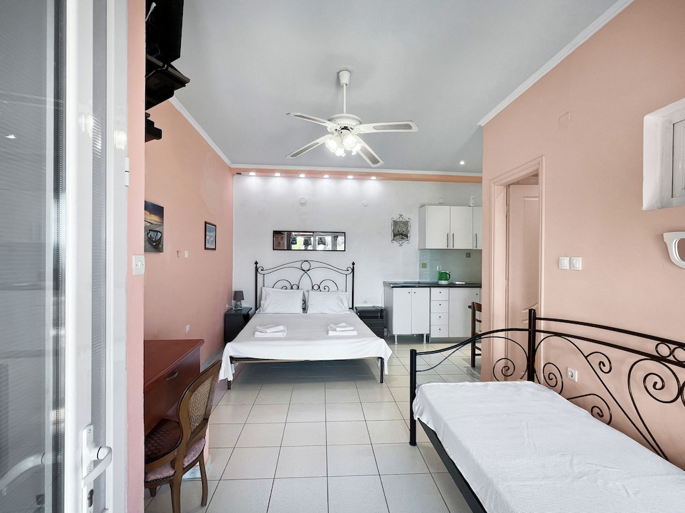 Andromaches Holiday Apartments — Hotel rooms in Benitses, Ionian Islands