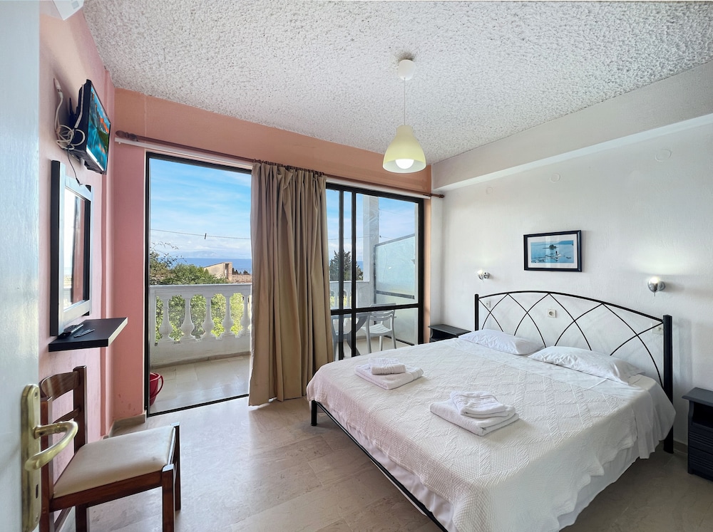 Andromaches Holiday Apartments — Hotel rooms in Benitses, Ionian Islands