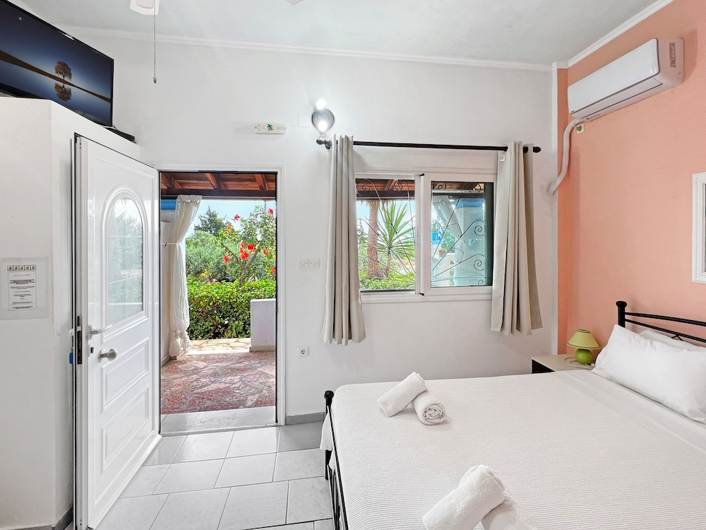 Andromaches Holiday Apartments — Hotel rooms in Benitses, Ionian Islands