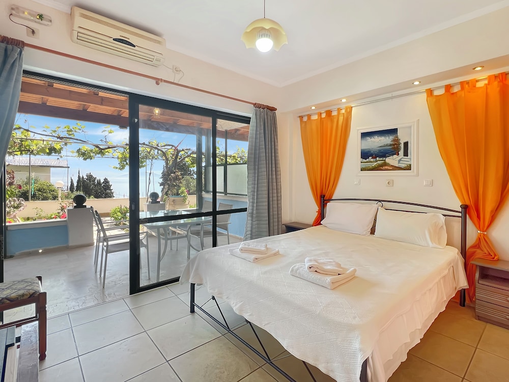 Andromaches Holiday Apartments — Hotel rooms in Benitses, Ionian Islands