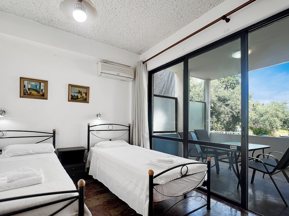 Andromaches Holiday Apartments — Hotel rooms in Benitses, Ionian Islands