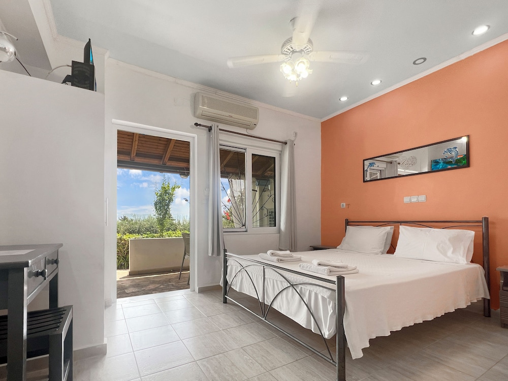 Andromaches Holiday Apartments — Hotel rooms in Benitses, Ionian Islands