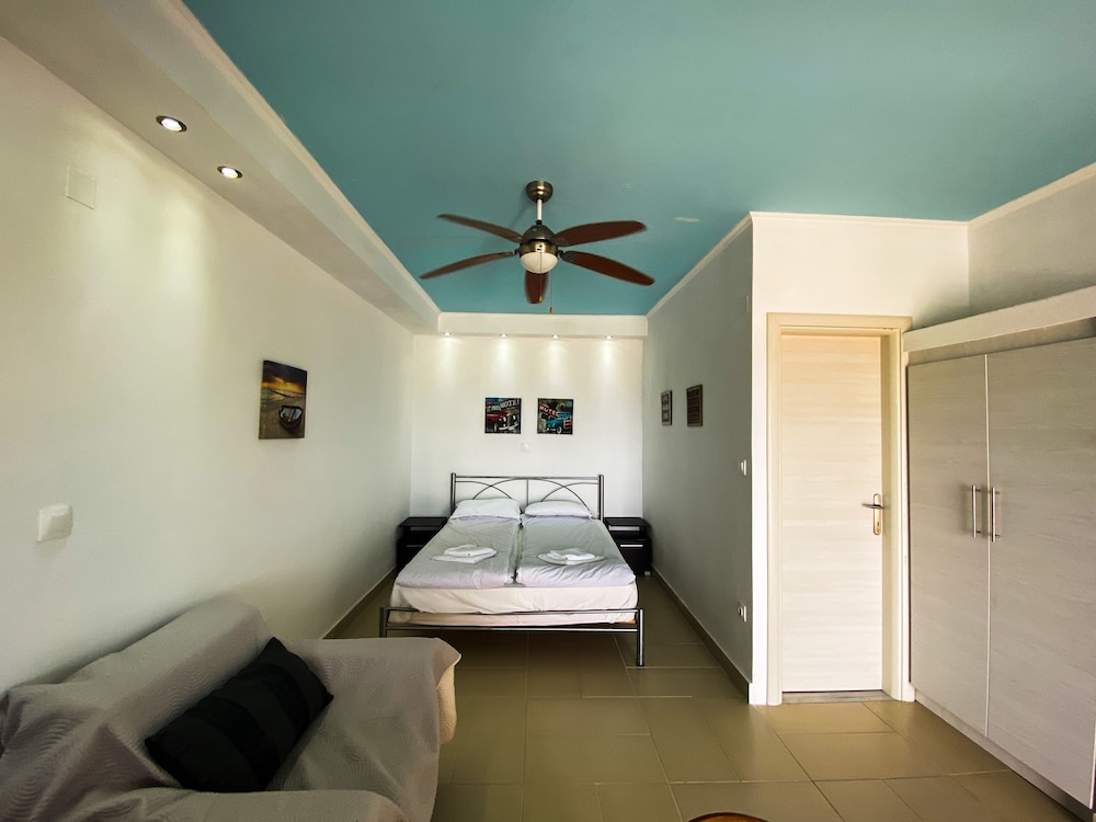 Andromaches Holiday Apartments — Hotel rooms in Benitses, Ionian Islands