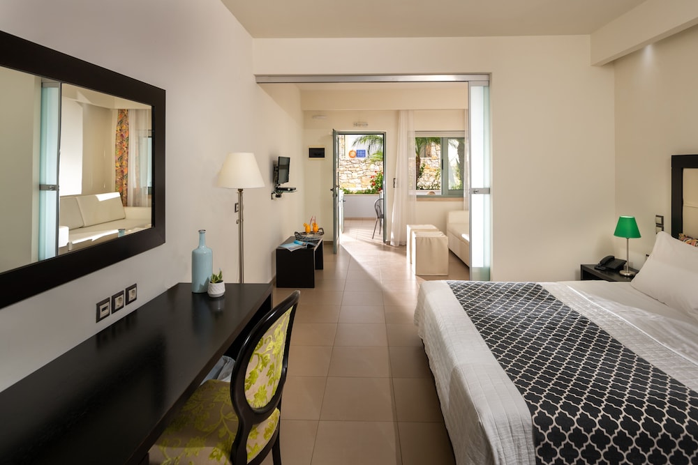 Angela Suites Boutique Hotel — Hotel rooms in Sissi