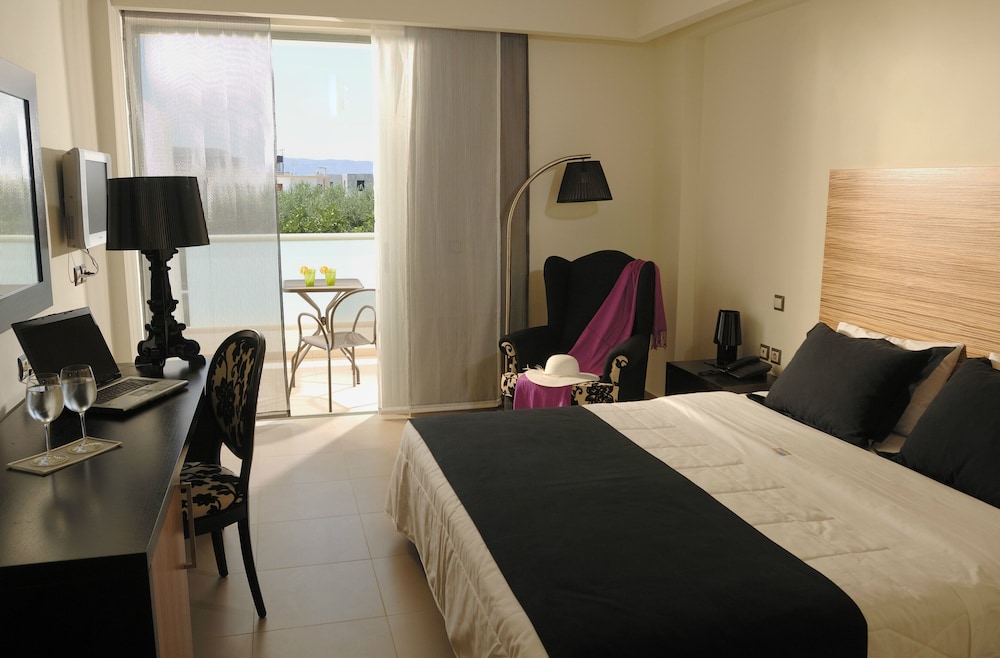 Angela Suites Boutique Hotel — Hotel rooms in Sissi