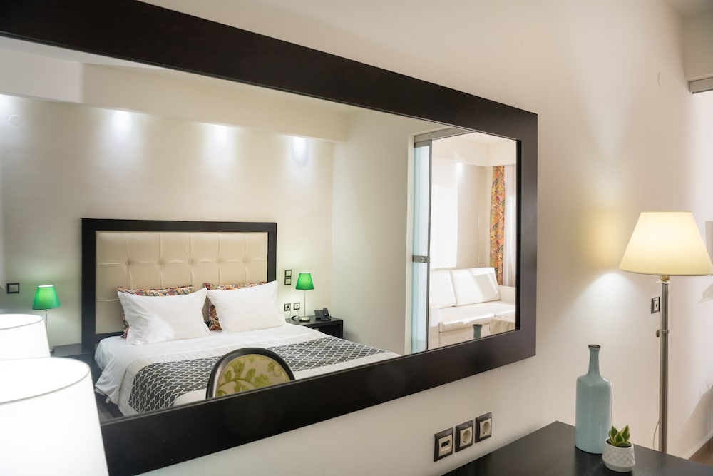 Angela Suites Boutique Hotel — Hotel rooms in Sissi