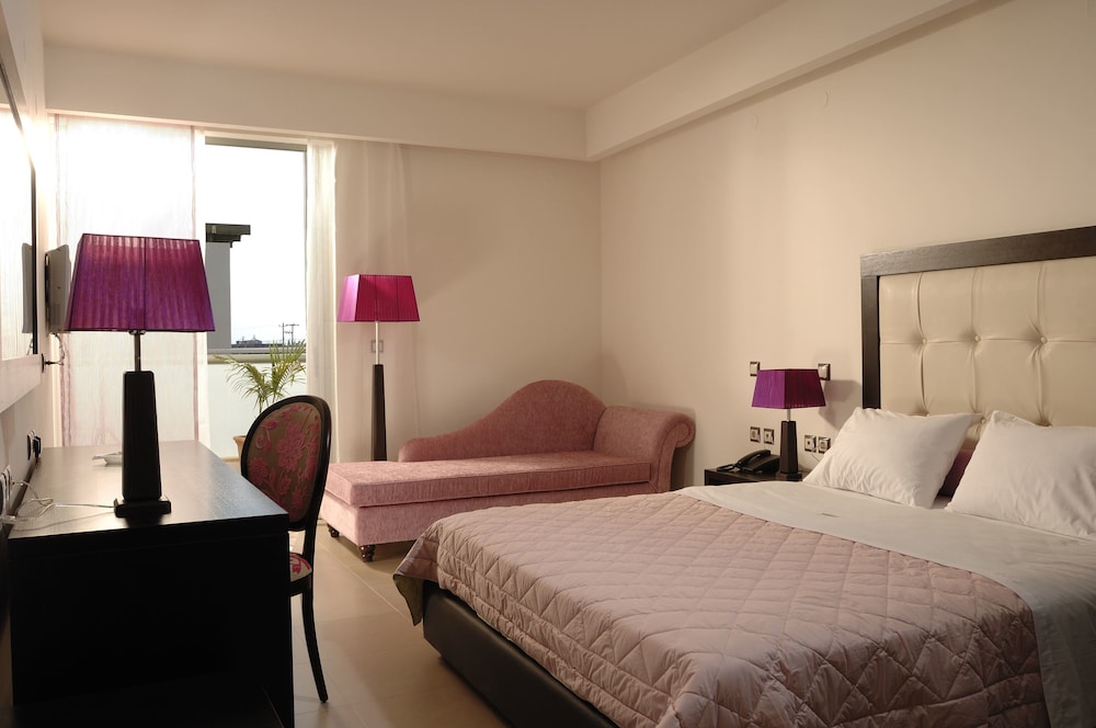 Angela Suites Boutique Hotel — Hotel rooms in Sissi