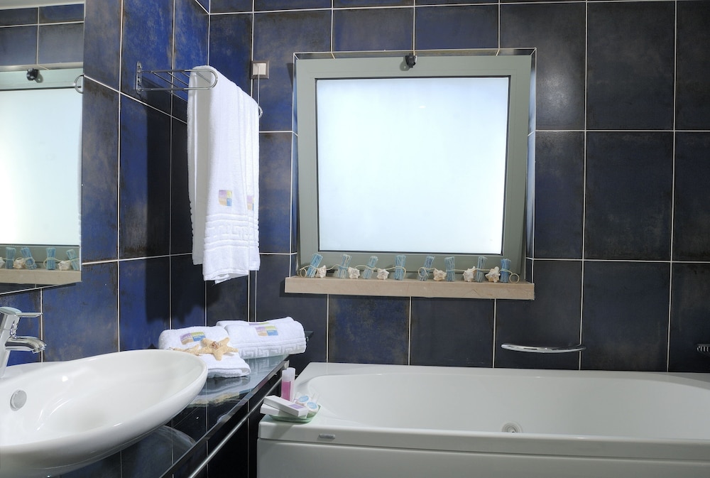 Angela Suites Boutique Hotel — Hotel rooms in Sissi