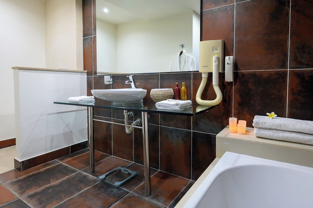 Angela Suites Boutique Hotel — Hotel rooms in Sissi