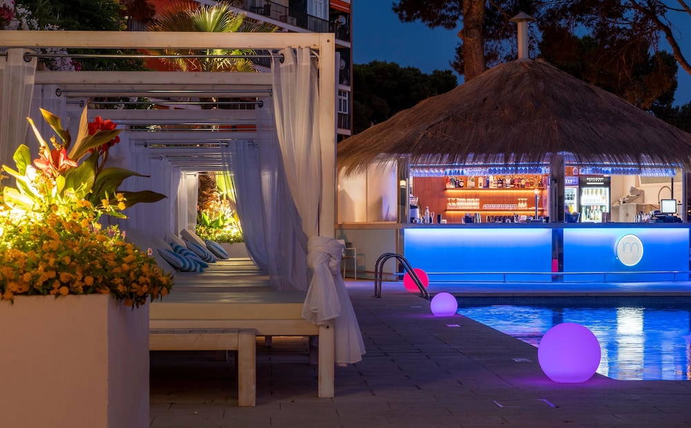 INN Mallorca Aparthotel — Restaurant & bars in Magaluf, Balearic Islands