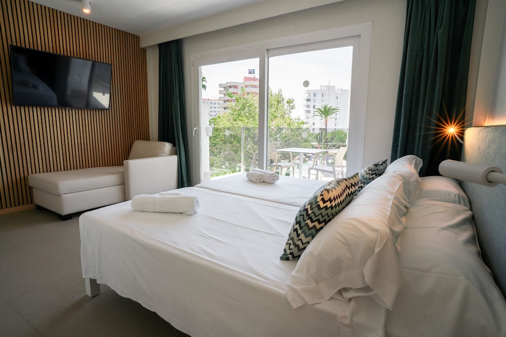 INN Mallorca Aparthotel — Hotel rooms in Magaluf, Balearic Islands