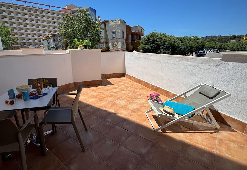INN Mallorca Aparthotel — Hotel building in Magaluf, Balearic Islands
