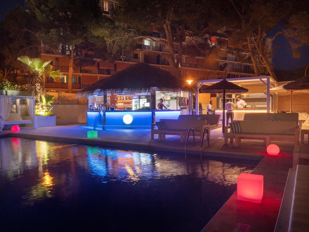 INN Mallorca Aparthotel — Restaurant & bars in Magaluf, Balearic Islands