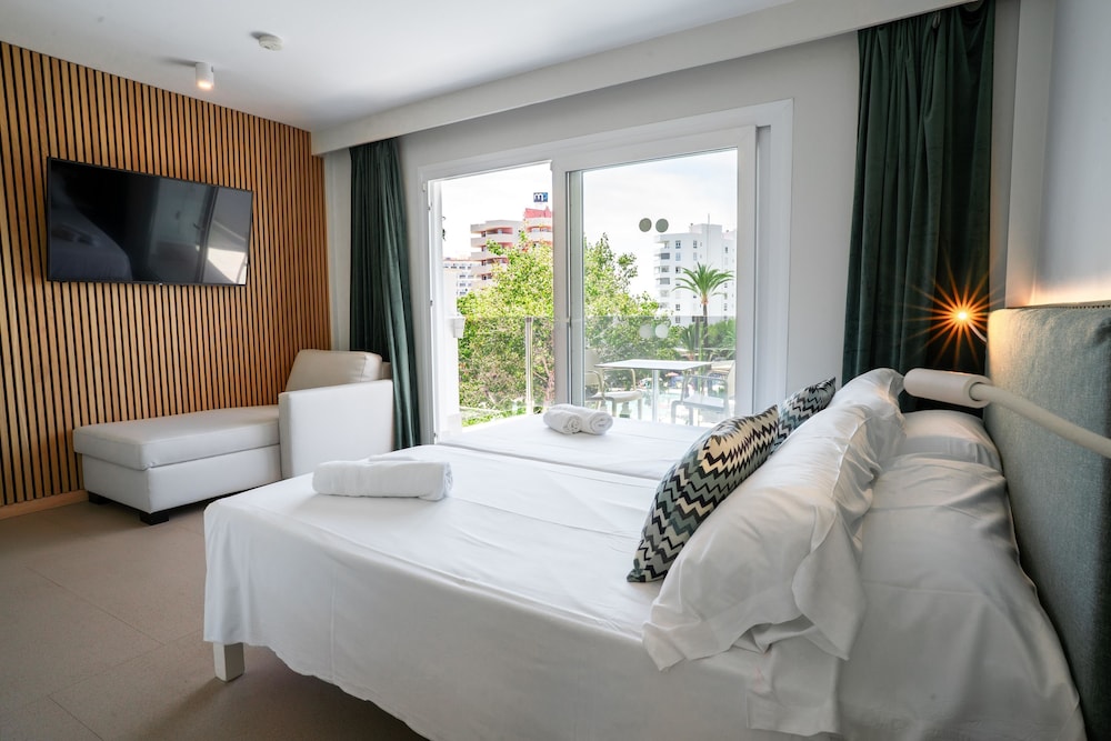 INN Mallorca Aparthotel — Hotel rooms in Magaluf, Balearic Islands