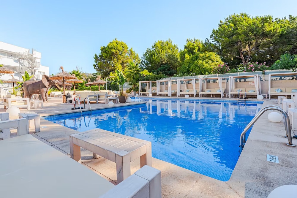 INN Mallorca Aparthotel — Swimming pool in Magaluf, Balearic Islands