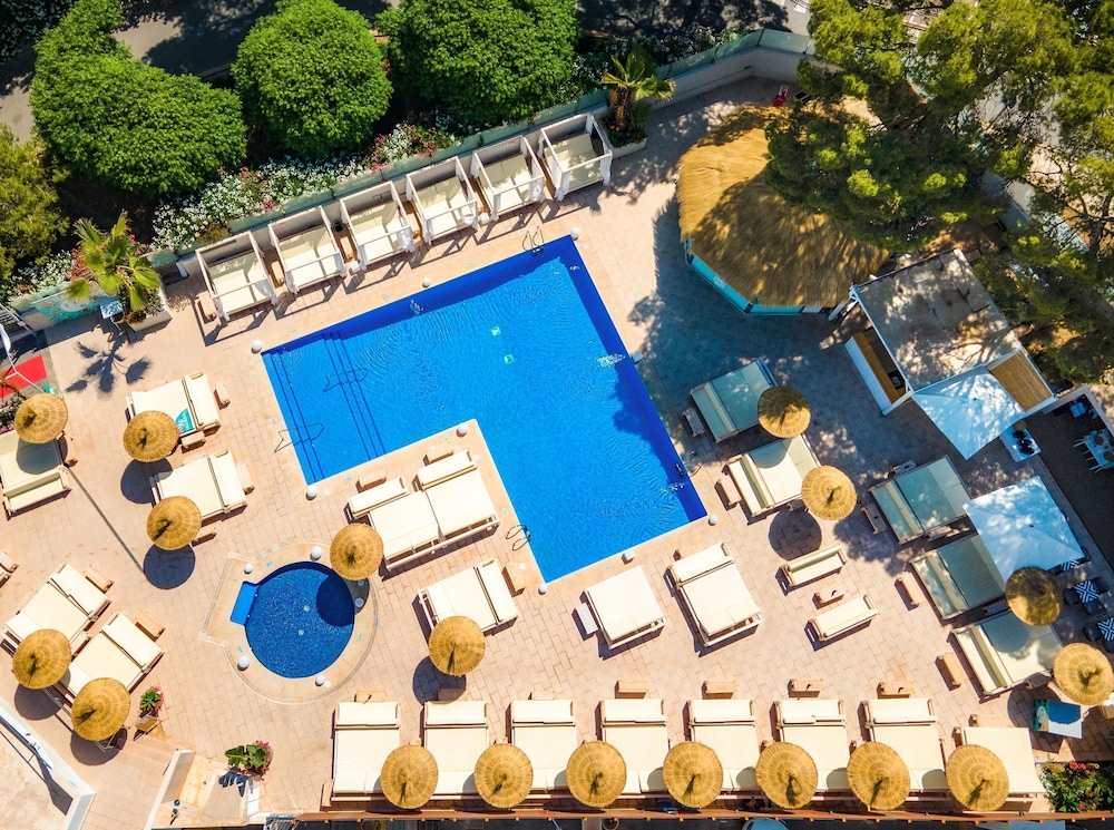 INN Mallorca Aparthotel — Swimming pool in Magaluf, Balearic Islands