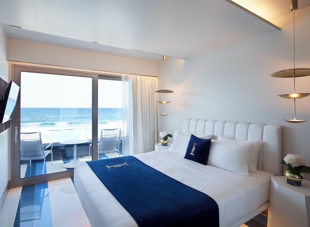 I Resort Beach Hotel & Spa — Hotel rooms in Stalida