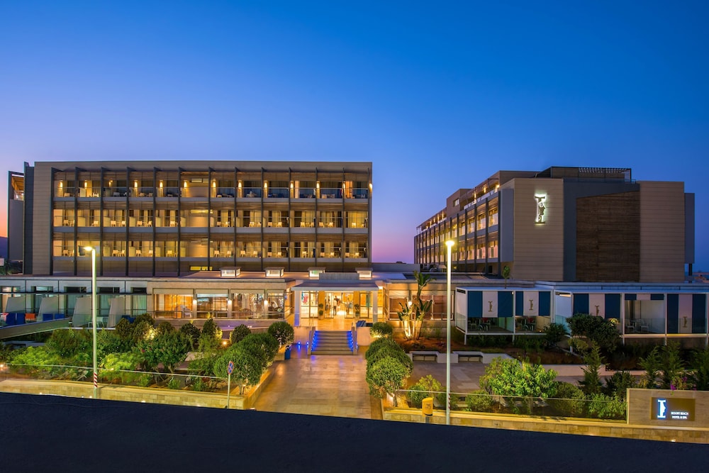 I Resort Beach Hotel & Spa — Hotel building in Stalida