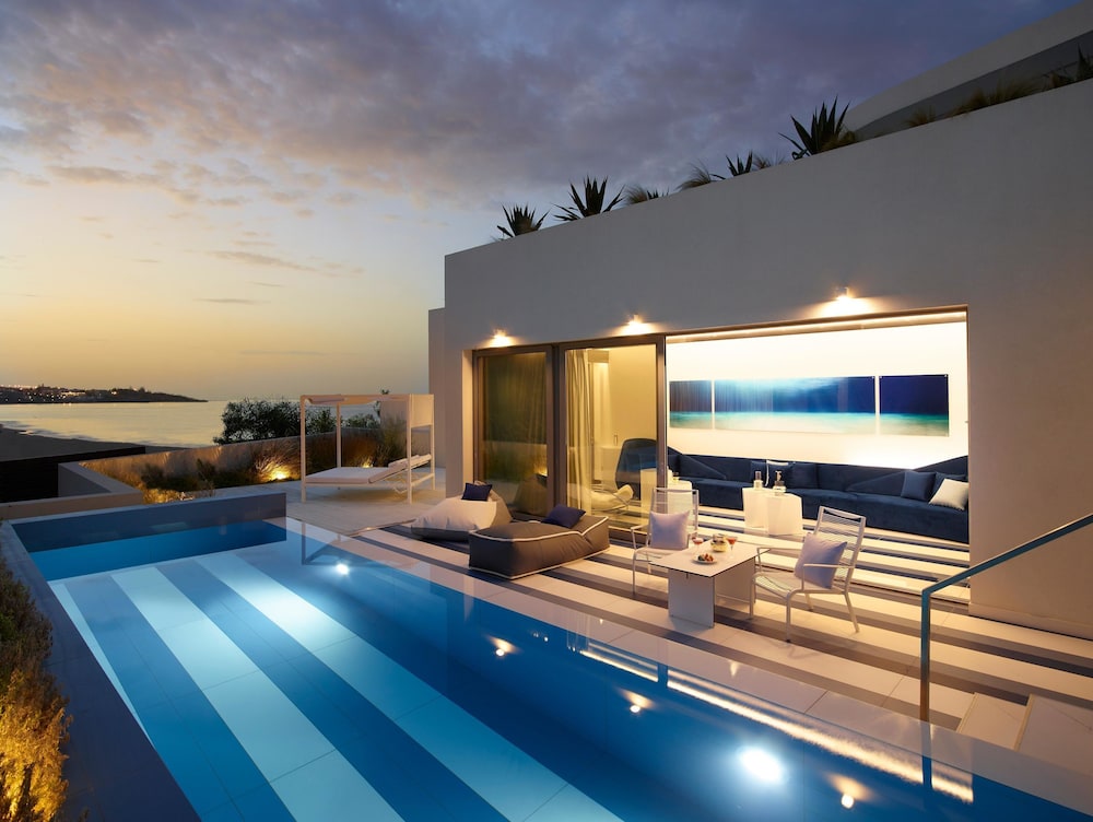 I Resort Beach Hotel & Spa — Swimming pool in Stalida